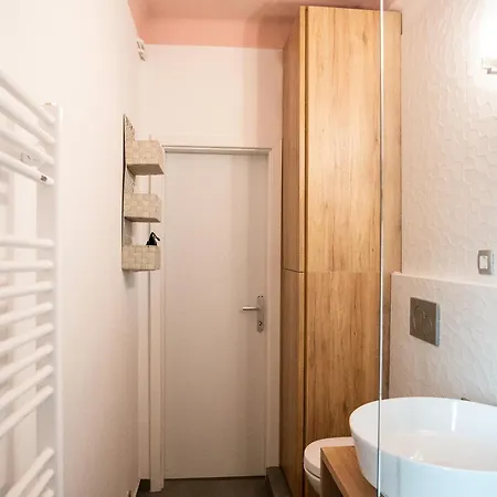 Апартаменти Great For Couples Or Small Families *