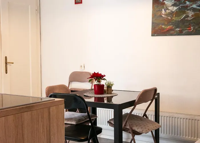 Apartment Great For Couples Or Small Families