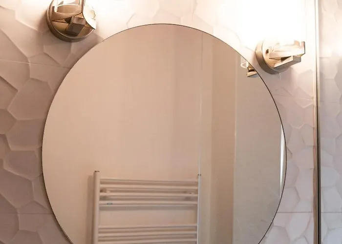 Great For Couples Or Small Families *