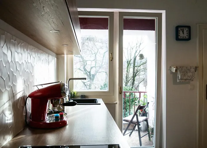 Great For Couples Or Small Families *