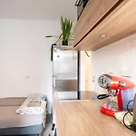 Great For Couples Or Small Families דירה *